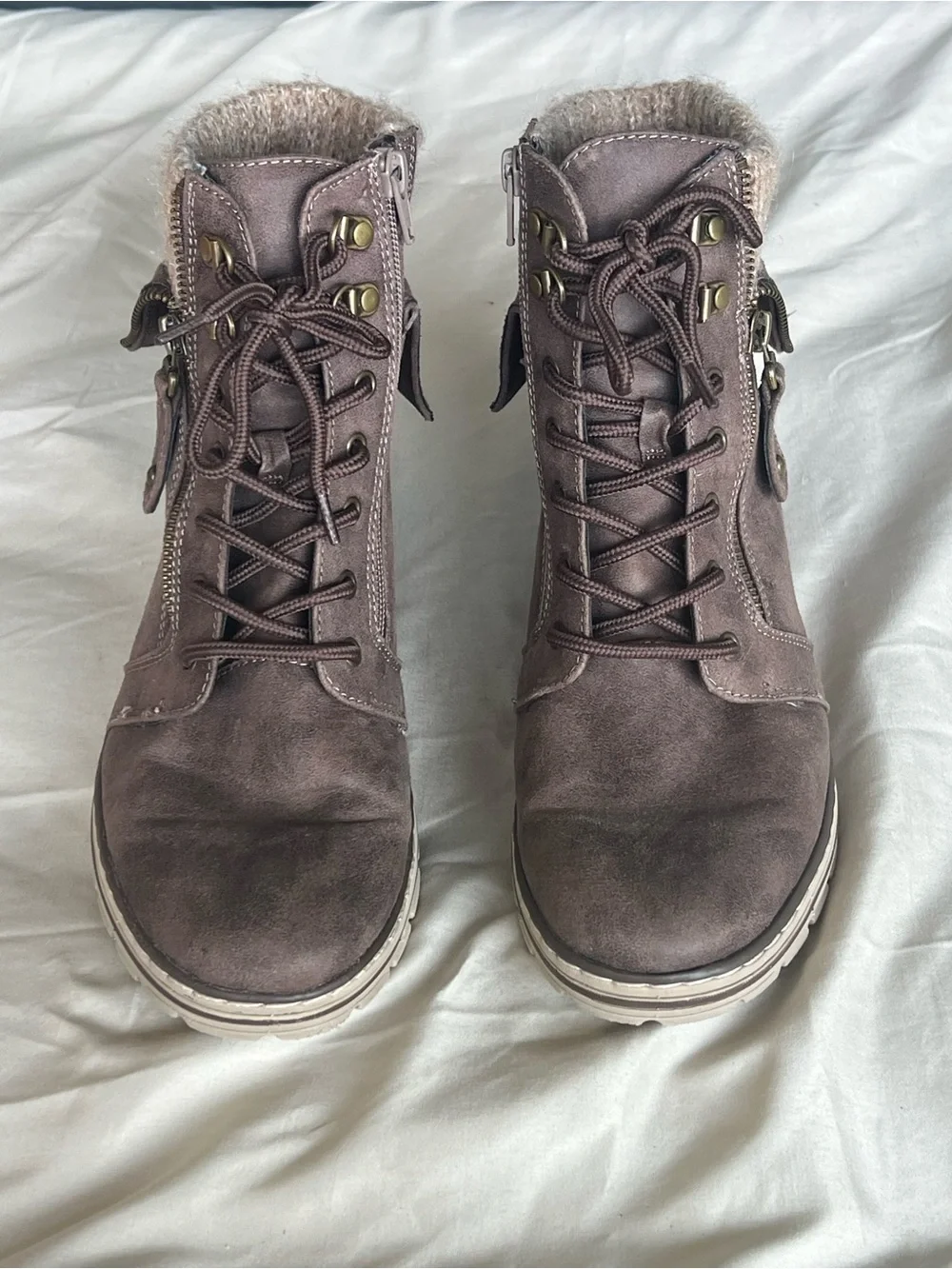 Brown suede men’s ankle boots  with faux fur lining. Size 8.5 Cliffs